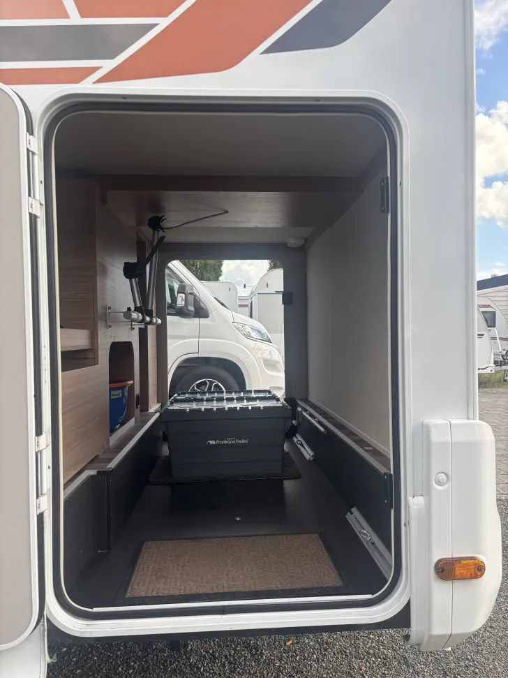 Fahrzeugbild Weinsberg CaraCompact 640 MEG EDITION [PEPPER] el. Stufe, Premiumtür #9