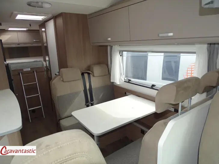 Fahrzeugbild Carado ALKOVEN A464 PRO #10