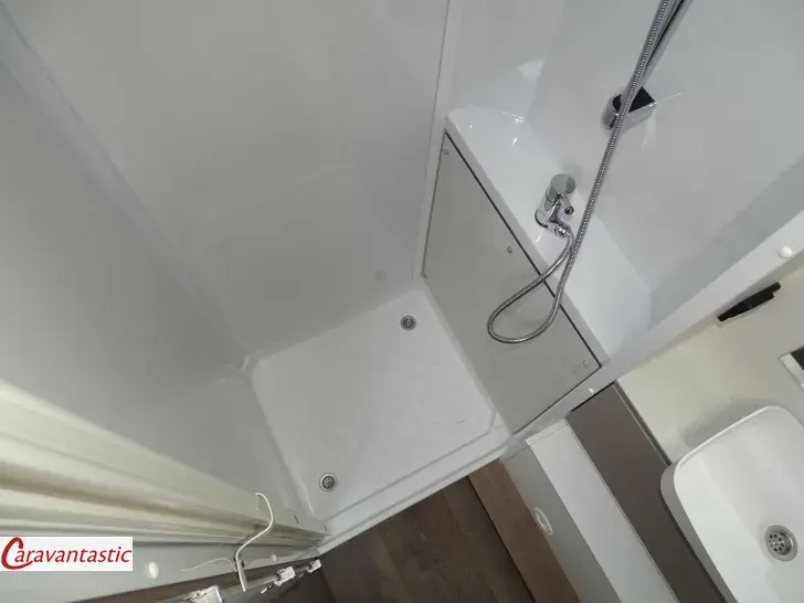 Fahrzeugbild Carado ALKOVEN A464 PRO #19