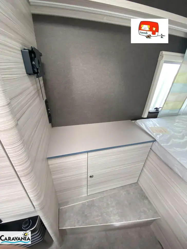 Fahrzeugbild Dethleffs c-joy 420 QSH #9