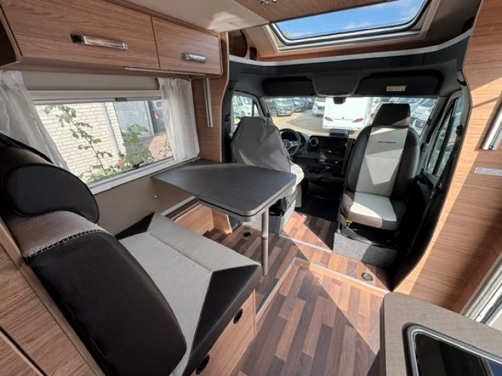 Fahrzeugbild Weinsberg CaraCompact 640 MEG Suite EDITION [PEPPER] Sie sparen 11.426,-€ #9