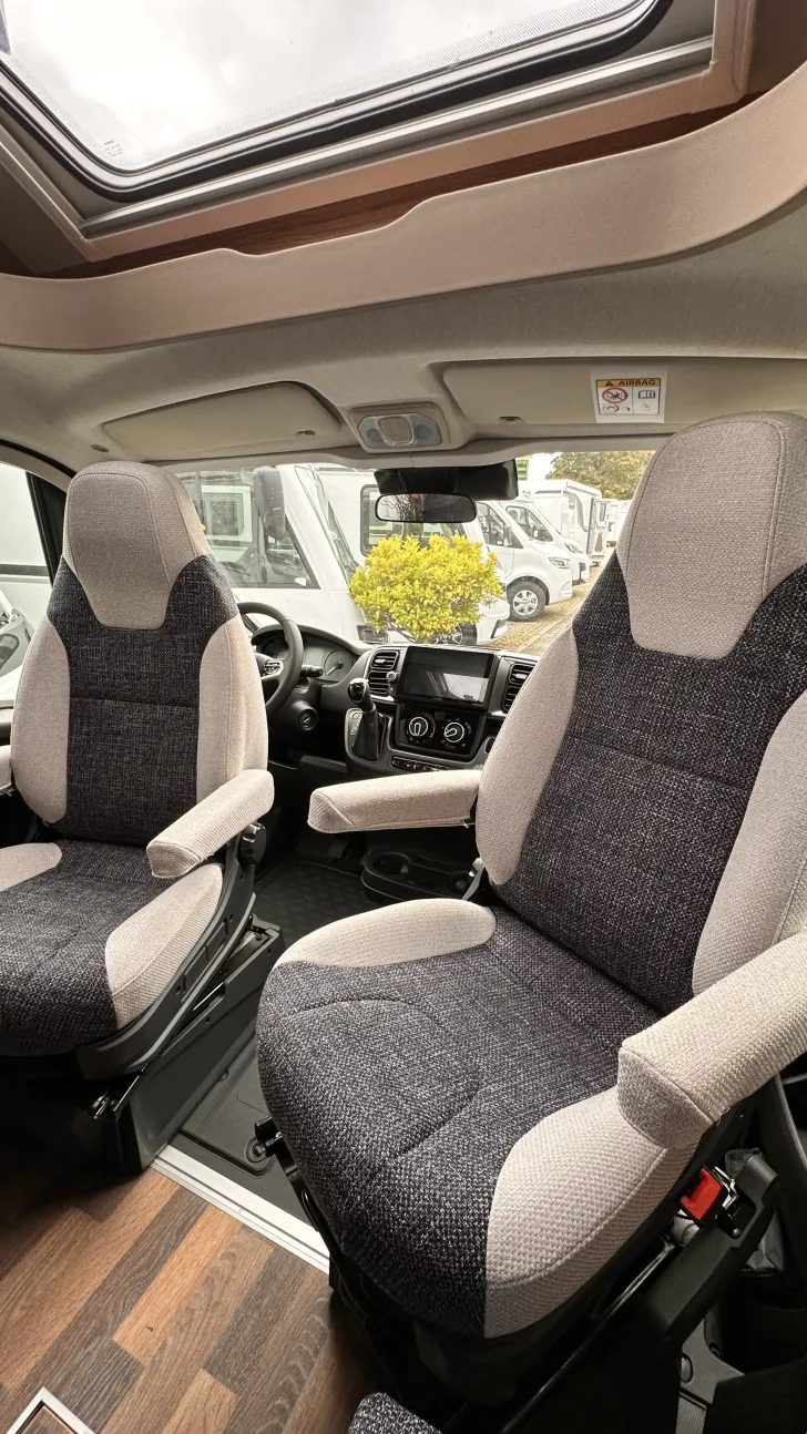 Fahrzeugbild Weinsberg CaraSuite 650 MF AKTION; Automatikgetriebe #17