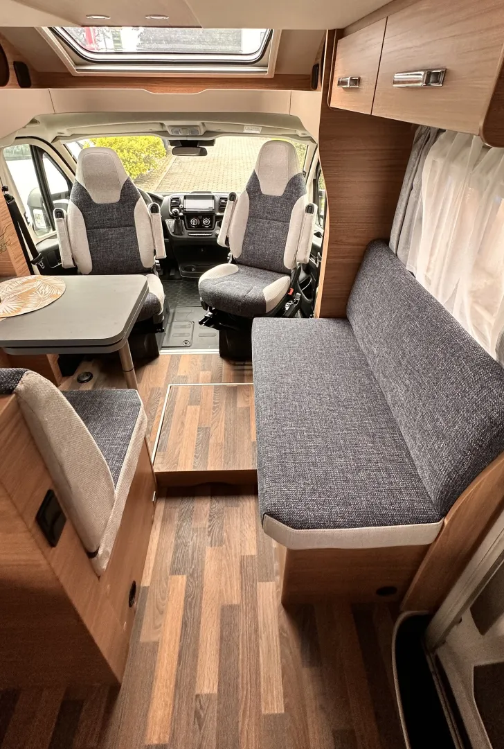 Fahrzeugbild Weinsberg CaraSuite 650 MF AKTION; Automatikgetriebe #15