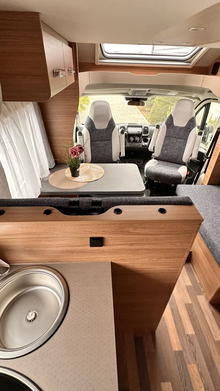 Fahrzeugbild Weinsberg CaraSuite 650 MF AKTION; Automatikgetriebe #12