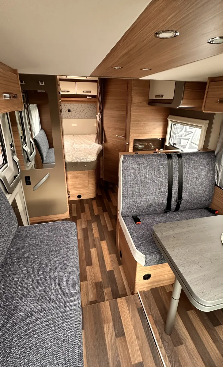 Fahrzeugbild Weinsberg CaraSuite 650 MF AKTION; Automatikgetriebe #9