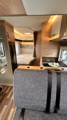 Fahrzeugbild Weinsberg CaraSuite 650 MF AKTION; Automatikgetriebe #8