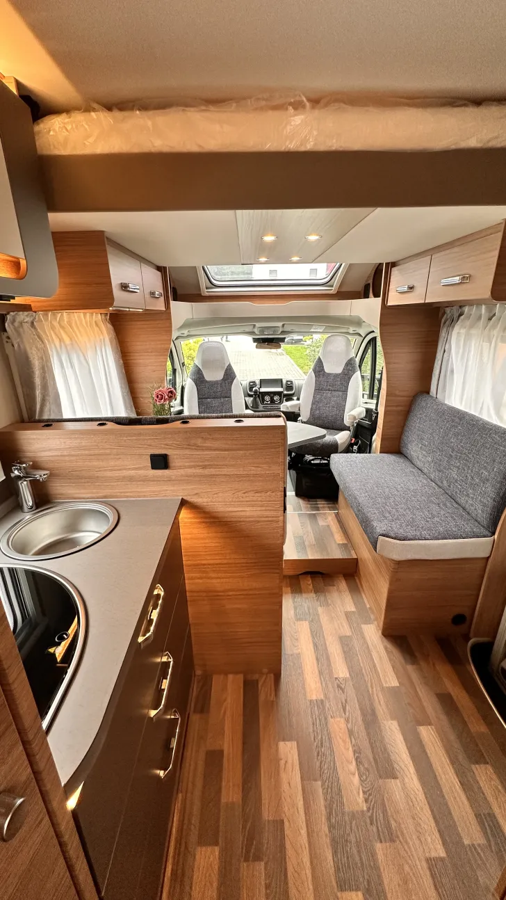 Fahrzeugbild Weinsberg CaraSuite 650 MF AKTION; Automatikgetriebe #11