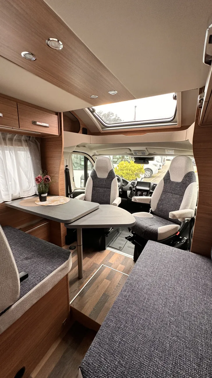 Fahrzeugbild Weinsberg CaraSuite 650 MF AKTION; Automatikgetriebe #16