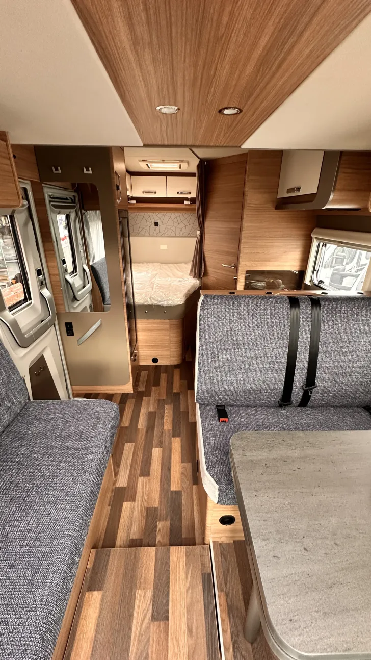 Fahrzeugbild Weinsberg CaraSuite 650 MF AKTION; Automatikgetriebe #7