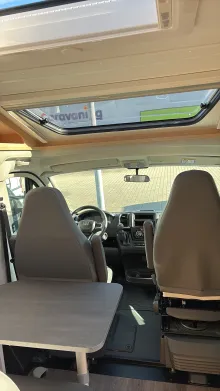 Sicht vorne-hinten Sunlight V 60 Adventure Edition Sondermodell