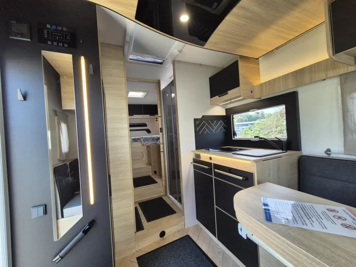 Fahrzeugbild Chausson Titanium 797 Hubbett/Arctic/AHK/Allwetter/4100kg #10