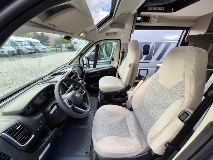 Fahrzeugbild Carado pro+ CV 600 Dieselheizung,LED-Scheinw,Schlafdach #9