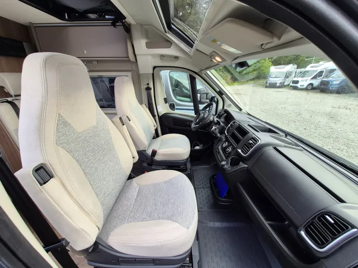 Fahrzeugbild Carado pro+ CV 600 Dieselheizung,LED-Scheinw,Schlafdach #10