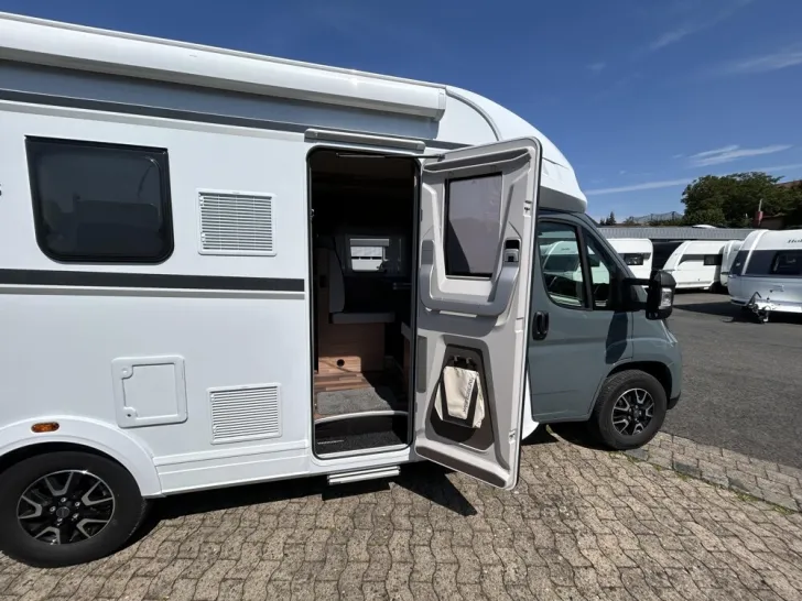 Fahrzeugbild Weinsberg CaraSuite 700 ME #6