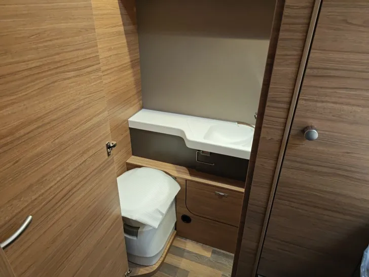 Fahrzeugbild Weinsberg CaraSuite 650 MG !! Sie Sparen 9.491,- !! #15