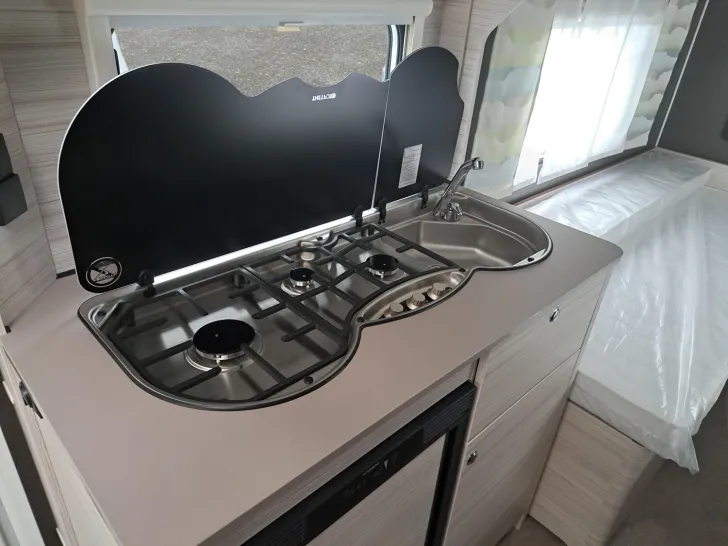 Fahrzeugbild Dethleffs c-joy 460 LE Touring-, Dynamik-, Duschpaket #13