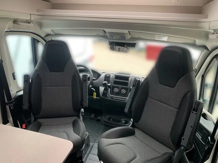 Fahrzeugbild LMC TRACER CITROEN 690 EL #7