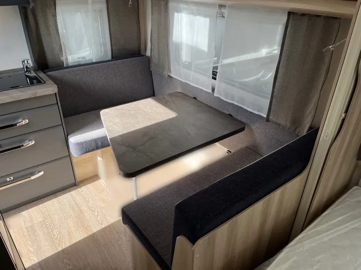 Fahrzeugbild Hobby DE LUXE 400 SFE #2