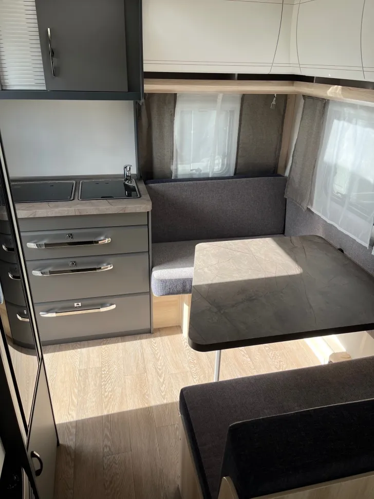 Fahrzeugbild Hobby DE LUXE 400 SFE #3