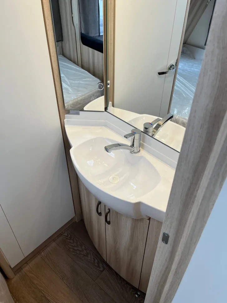 Fahrzeugbild Hobby DE LUXE 400 SFE #7