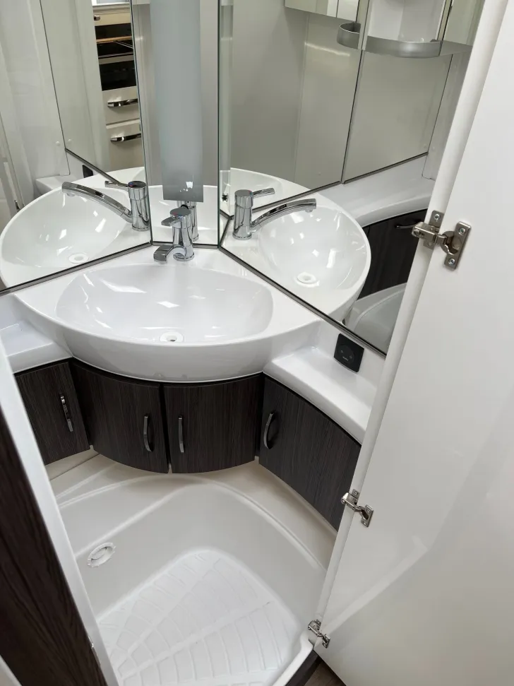 Fahrzeugbild Hobby PRESTIGE 650 KFU #7
