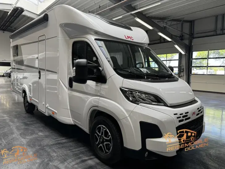 Fahrzeugbild LMC Tracer 730 EL Automatik #1