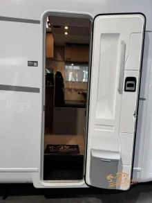 Fahrzeugbild LMC Tracer 730 EL Automatik #11