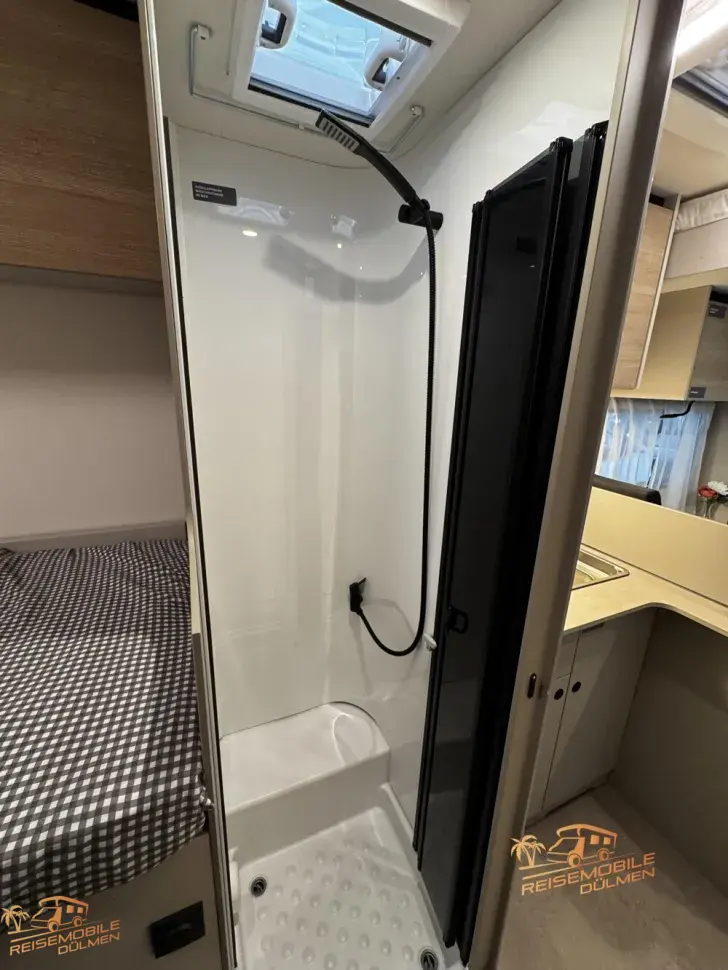 Fahrzeugbild LMC Tracer 730 EL Automatik #22