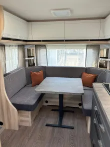 Fahrzeugbild Hobby De Luxe 460 UFe #6