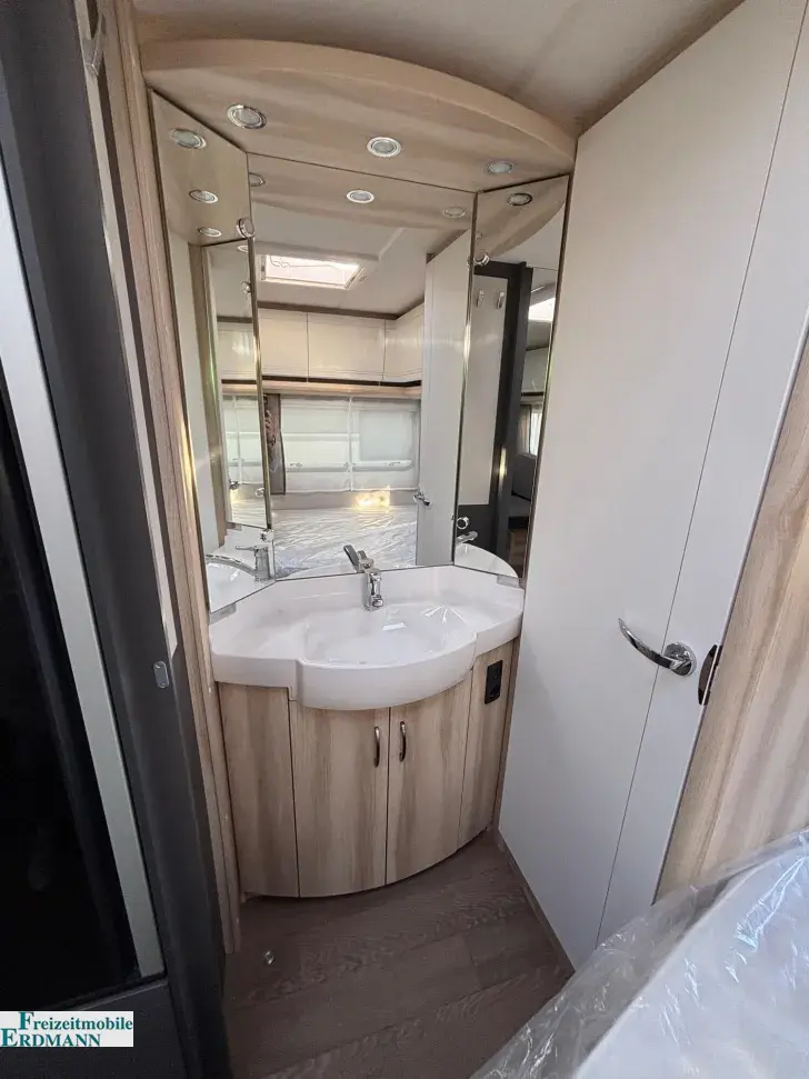 Fahrzeugbild Hobby De Luxe 460 UFe #12