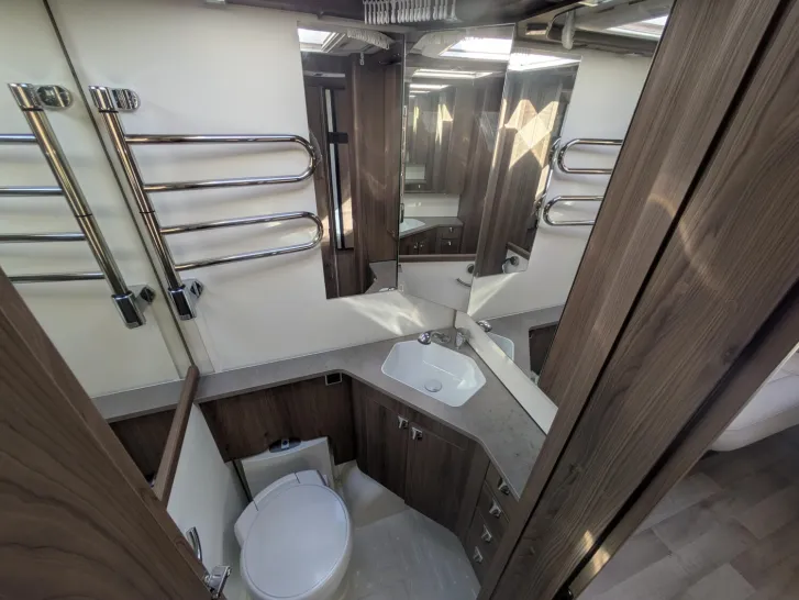 Fahrzeugbild Kabe Royal 540 GLE KS Klima/Mover/Bett-elekt #16