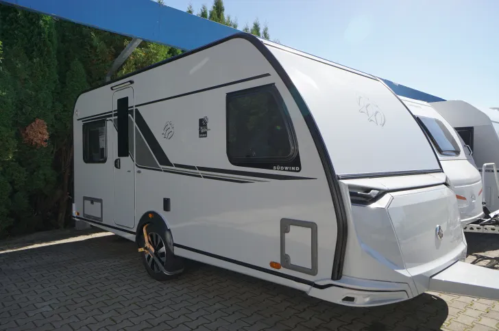 Fahrzeugbild Knaus Südwind 450 FU Black Selection ab Jandelsbrunn #1