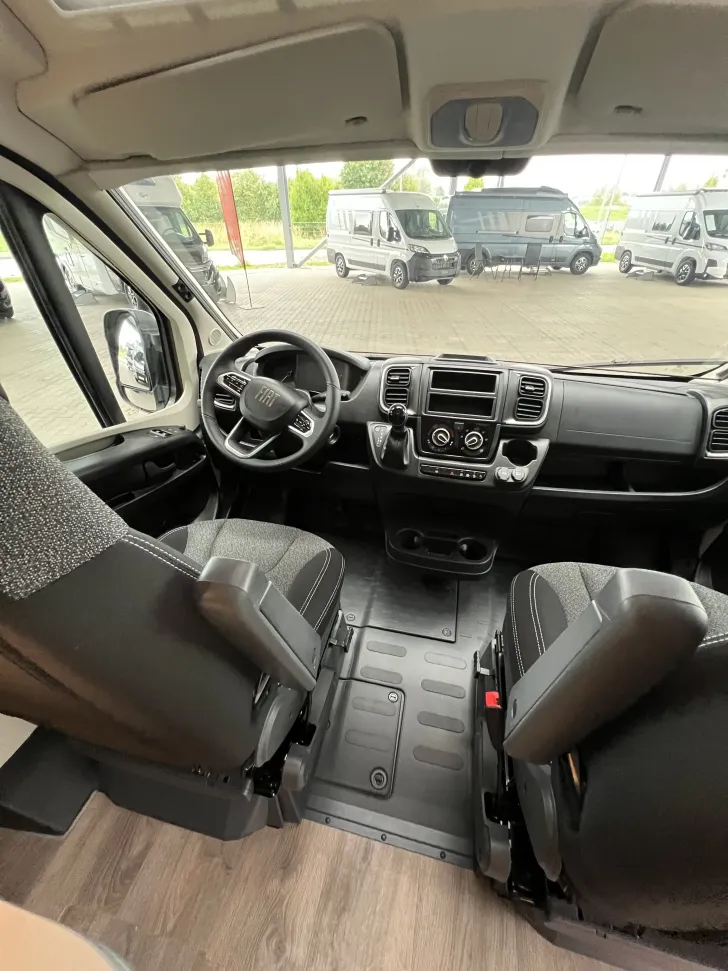 Fahrzeugbild Carado CV 640 PRO+ 180 PS Automatik, 2026 #13