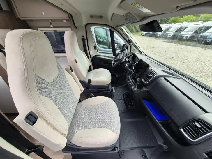 Fahrzeugbild Carado pro CV 602 Digital&Co-Driver Paket,100WSolar,2Ba #7