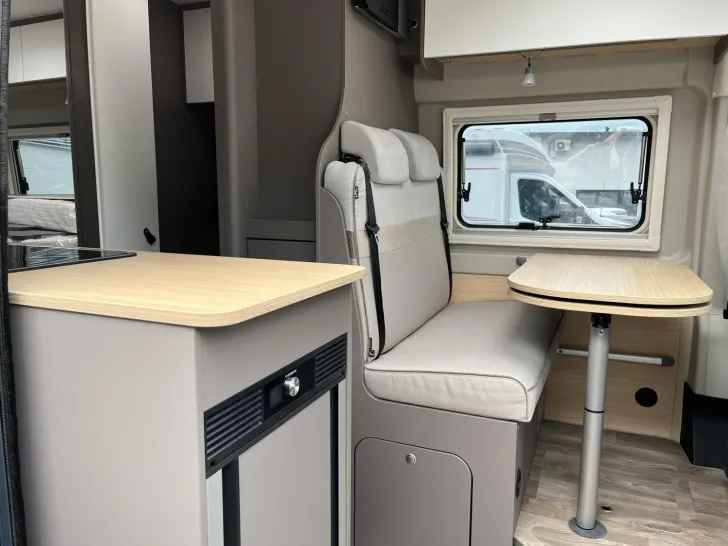 Fahrzeugbild LMC Innovan 640 #11