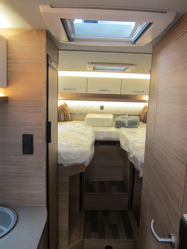 Fahrzeugbild Weinsberg CaraCompact EDITION PEPPER 640 MEG Distronic, MBUX, Fenster h.l. #5