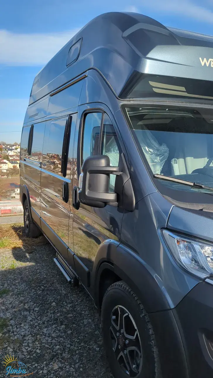 Schräg Vorne Weinsberg CaraTour 600 MQH 140 PS / Automatik, 174