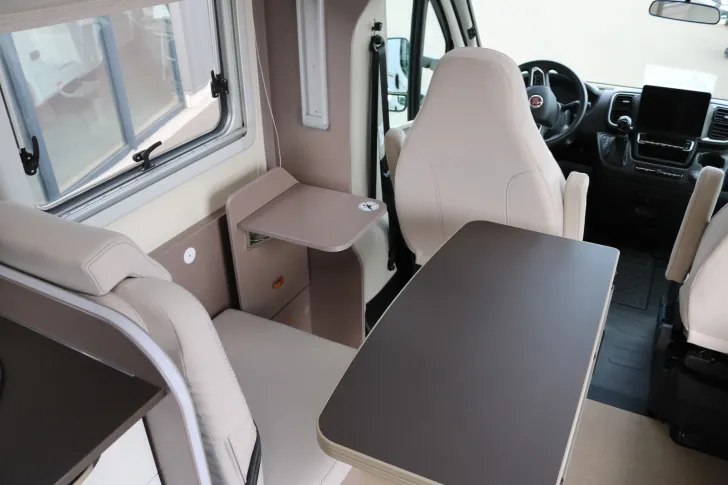 Fahrzeugbild Bürstner Lyseo TD 736 H AT9G+Ex Mieter+Kamera+Markise #13