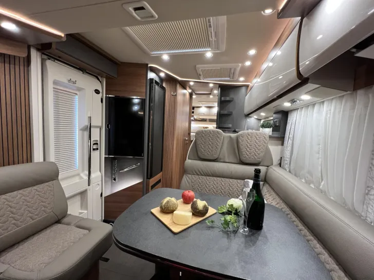Fahrzeugbild Carthago C2-tourer I 145 RB LE comfort Mercedes (310) #15