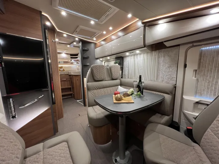 Fahrzeugbild Carthago C2-tourer I 145 RB LE comfort Mercedes (310) #17