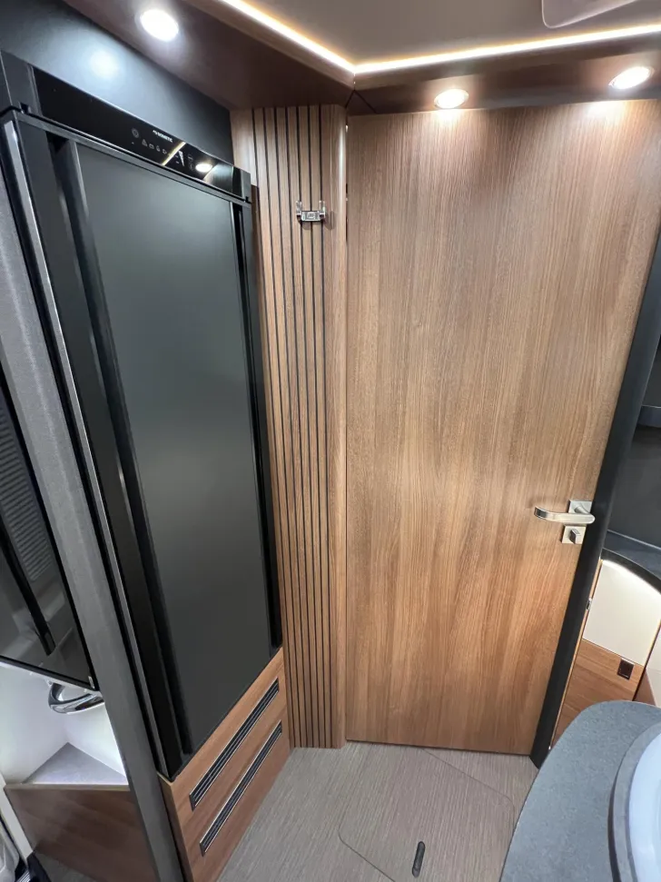 Fahrzeugbild Carthago C2-tourer I 145 RB LE comfort Mercedes (310) #24