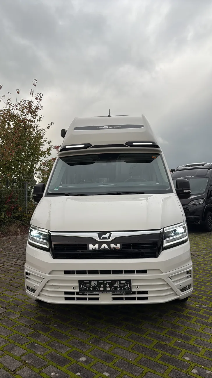 Frontal Vorne VanTourer 600 D (MAN) sehr gepflegt