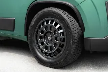 Fahrzeugbild Dethleffs Globetrail Fiat 600 DS 75K Iconic Hubdach #3