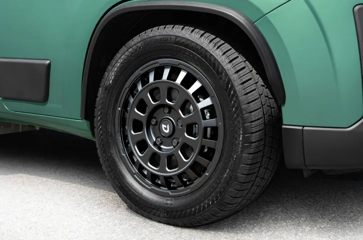 Fahrzeugbild Dethleffs Globetrail Fiat 600 DS 75K Iconic Hubdach #3