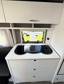 Fahrzeugbild Dethleffs c' go 495 FR mit Vorzelt Milano Gr. 14 #8