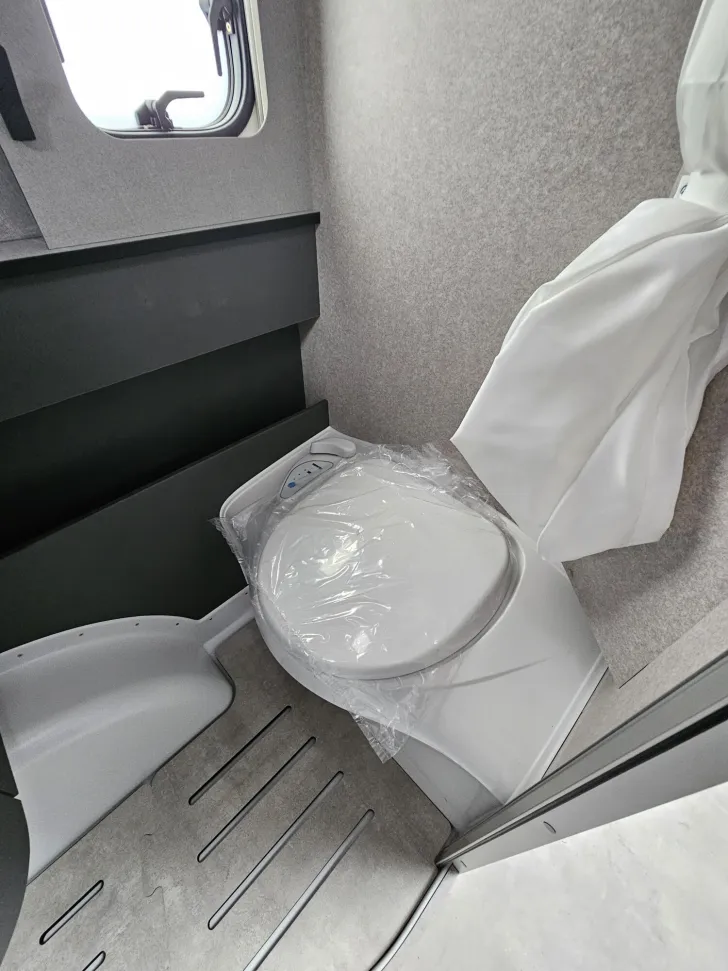 Fahrzeugbild Hymer Eriba Eriba Novaline 442 Autark|Booster|1800kg|Gasdose #15