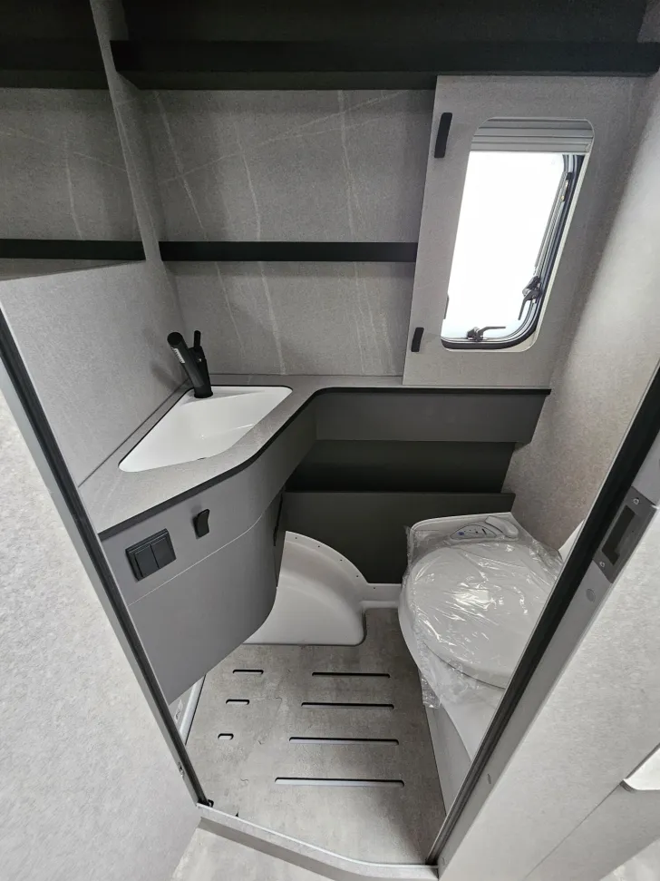 Fahrzeugbild Hymer Eriba Eriba Novaline 442 Autark|Booster|1800kg|Gasdose #16