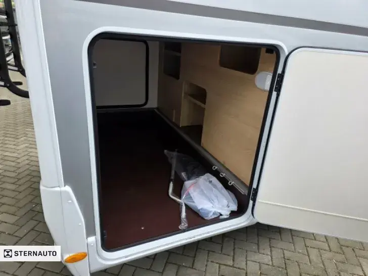 Fahrzeugbild Sunlight Ford T 680 #6