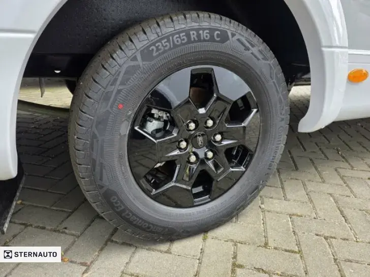 Fahrzeugbild Sunlight Ford T 680 #8