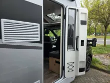 Fahrzeugbild Sunlight Ford T 680 #9